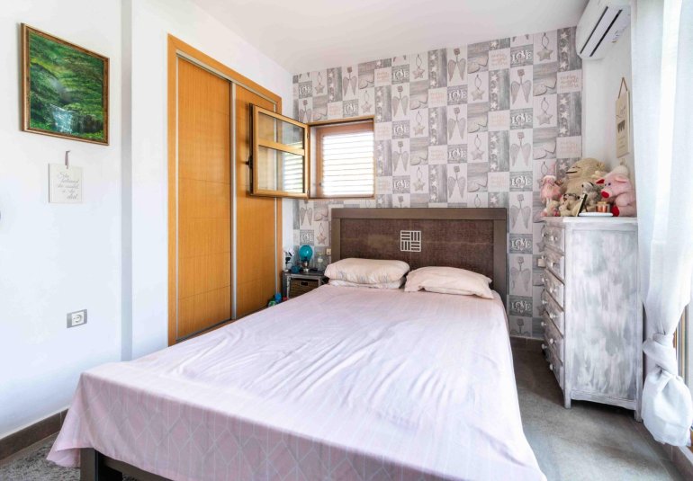 Resale - Villa -
Finestrat