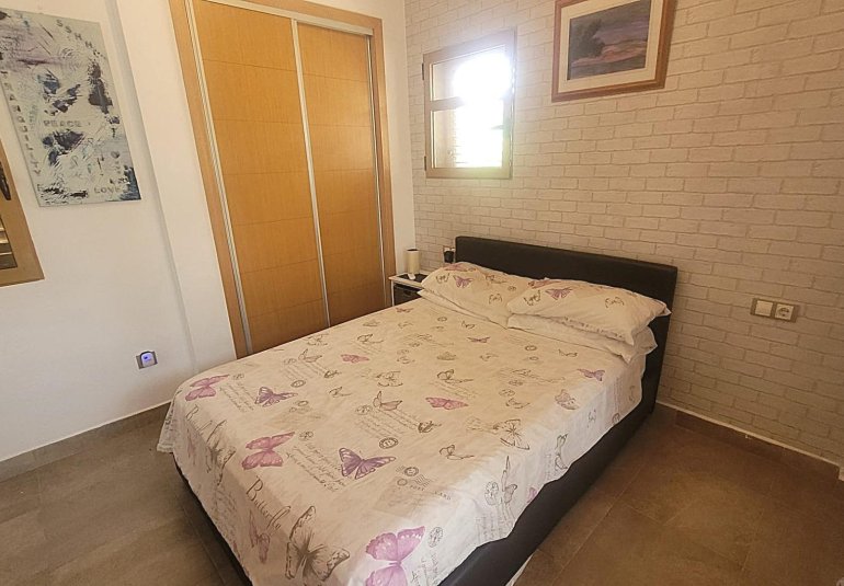 Resale - Villa -
Finestrat