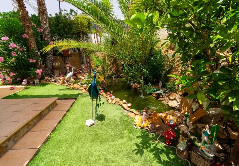 Resale - Villa -
Finestrat