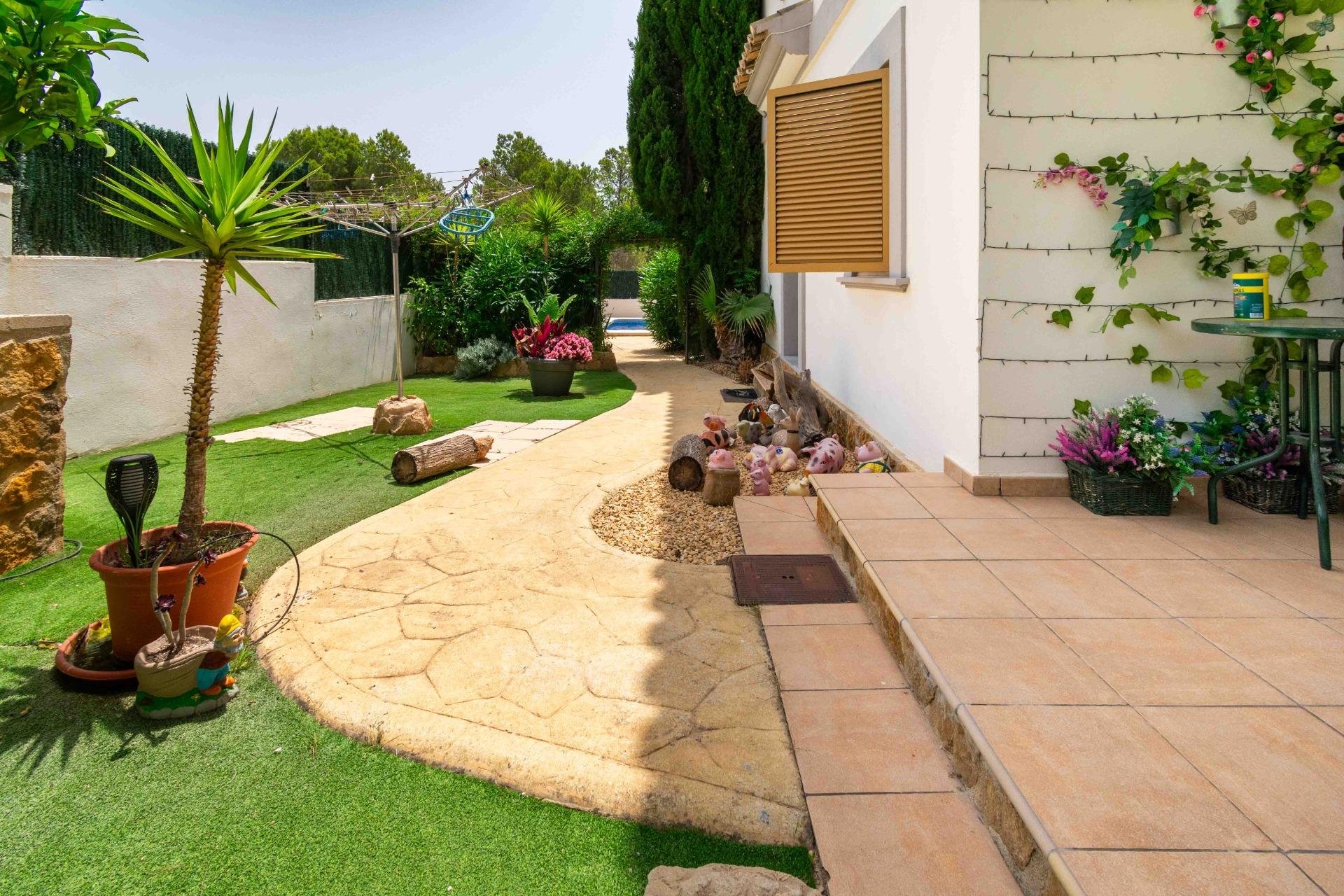 Resale - Villa -
Finestrat