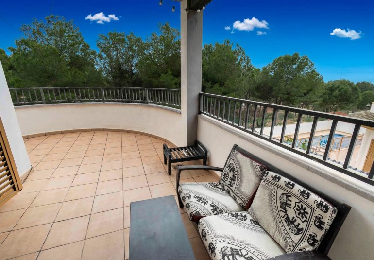 Resale - Villa -
Finestrat