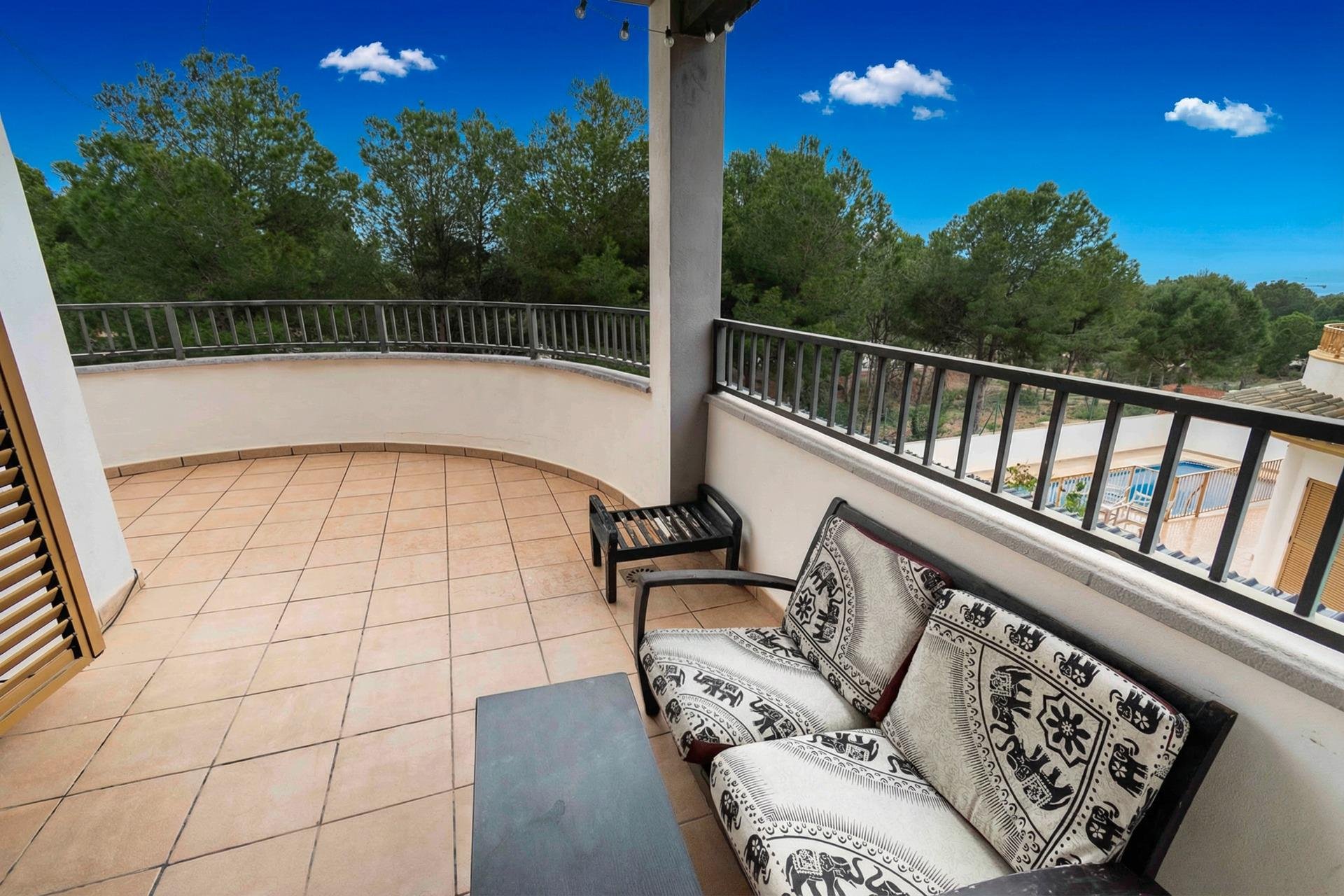 Resale - Villa -
Finestrat