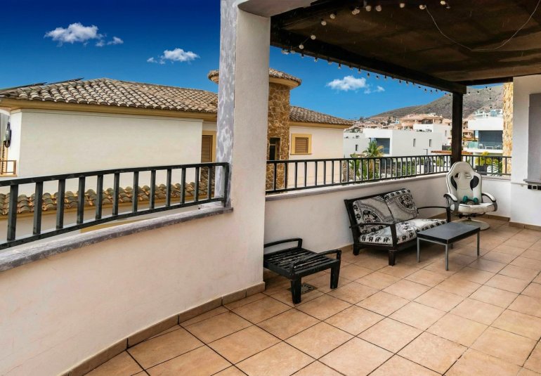 Resale - Villa -
Finestrat