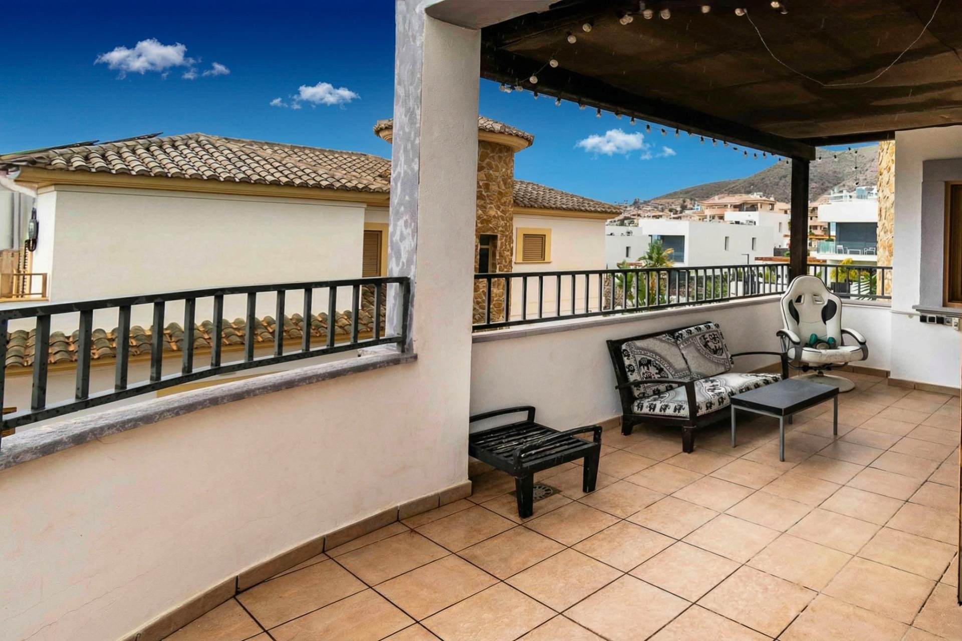 Resale - Villa -
Finestrat