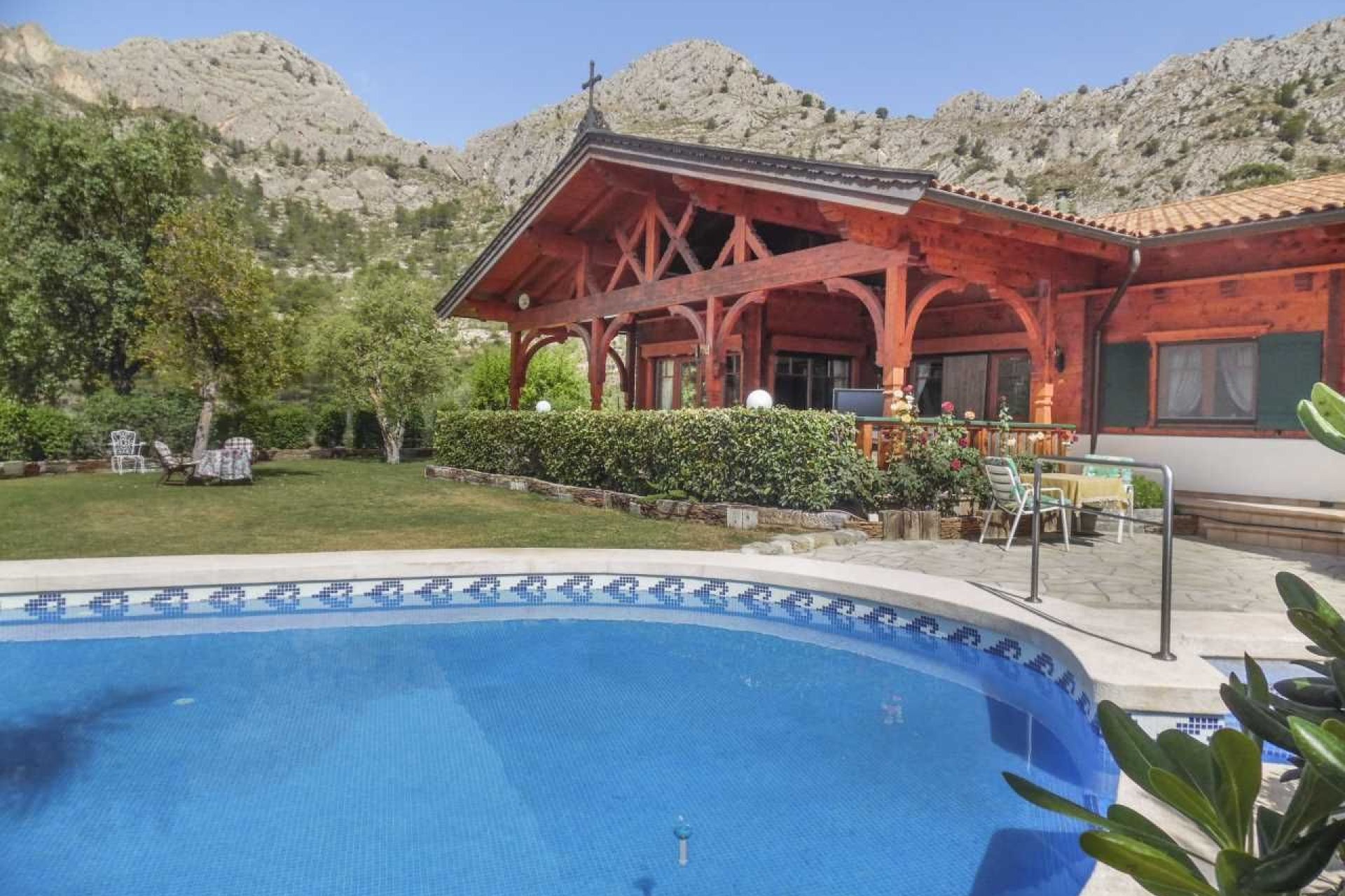 Resale - Villa -
Finestrat