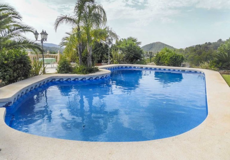 Resale - Villa -
Finestrat