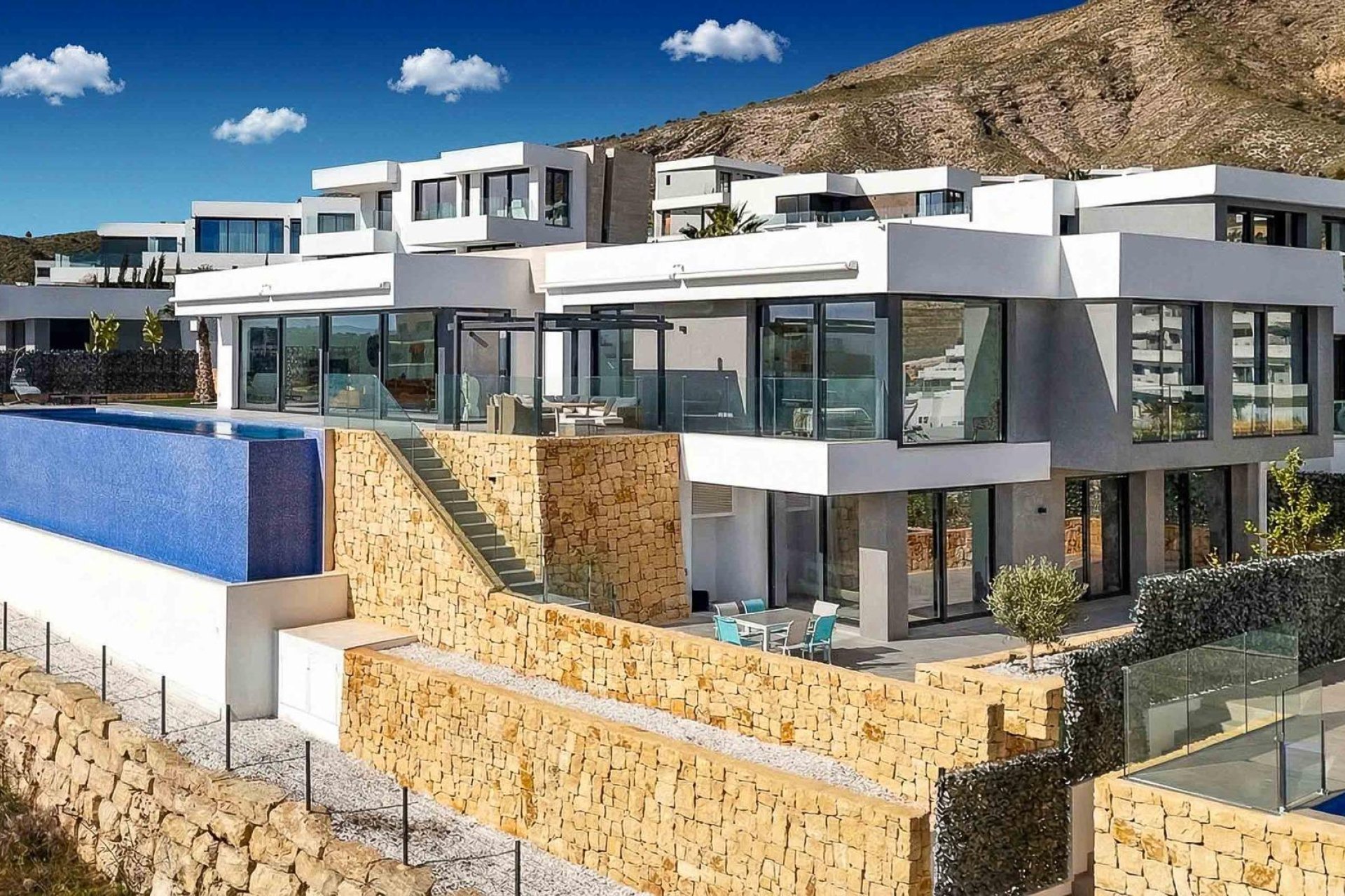 Resale - Villa -
Finestrat