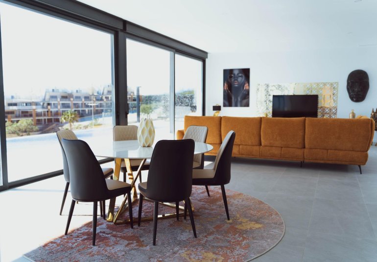 Resale - Villa -
Finestrat