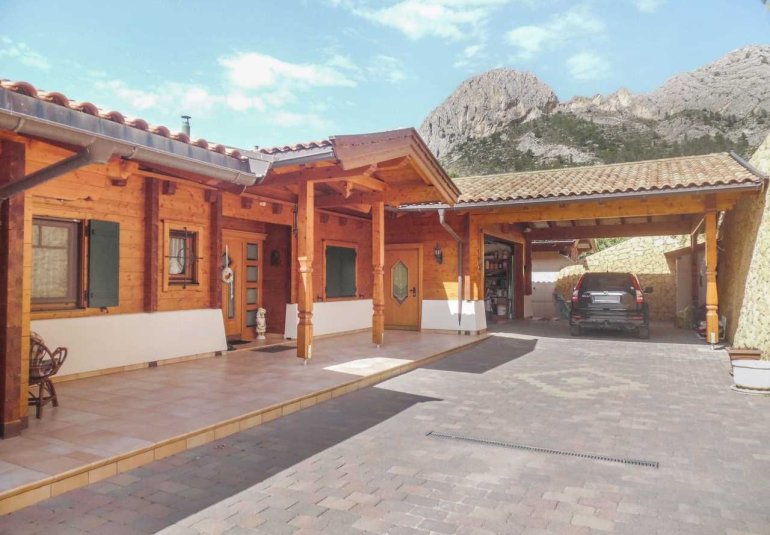 Resale - Villa -
Finestrat