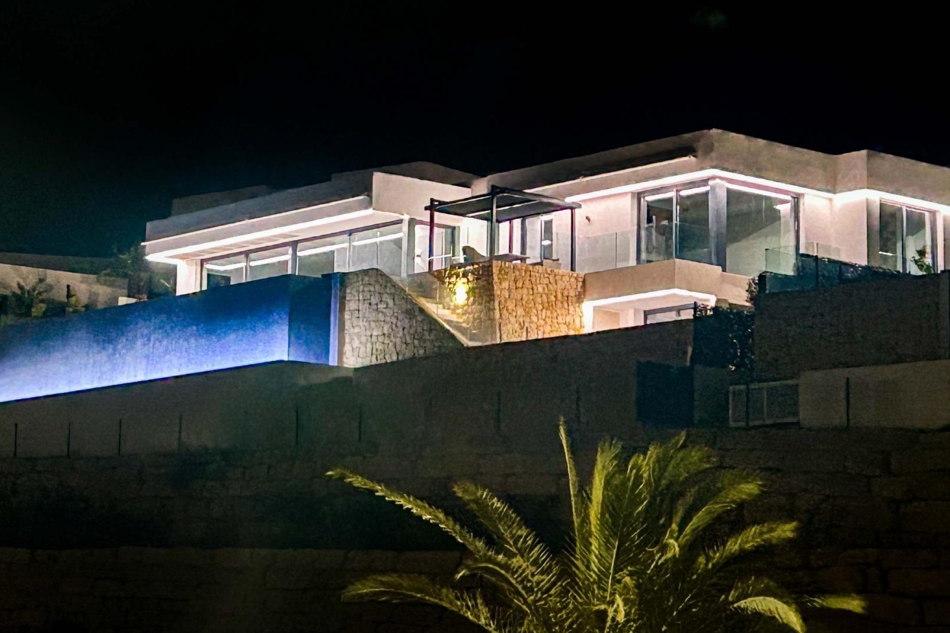Resale - Villa -
Finestrat