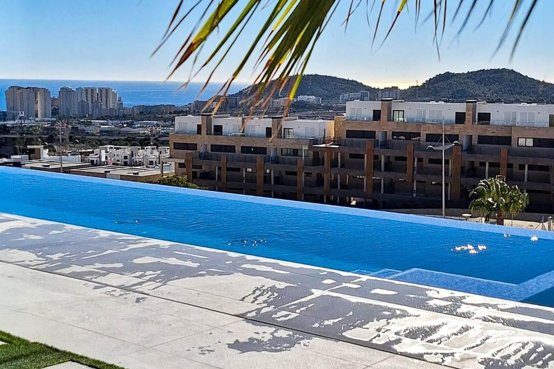 Resale - Villa -
Finestrat