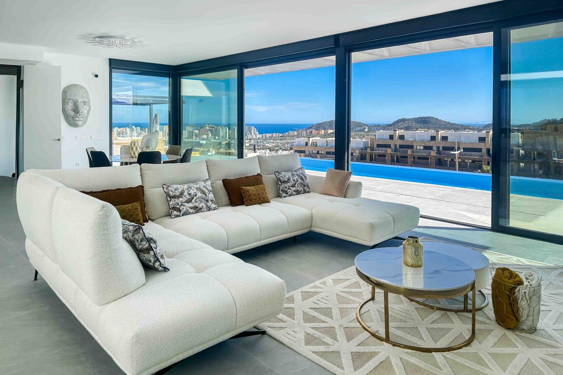 Resale - Villa -
Finestrat