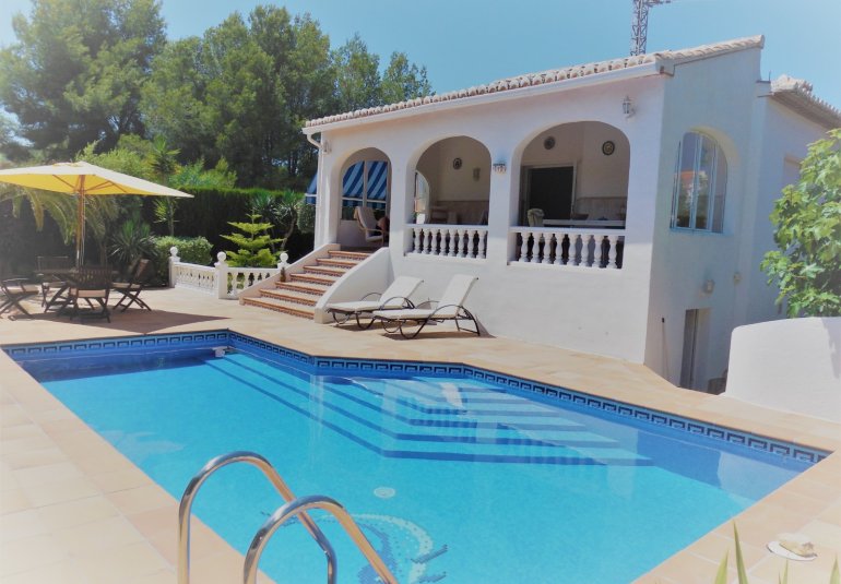 Resale - Villa -
Jávea - Cansalades