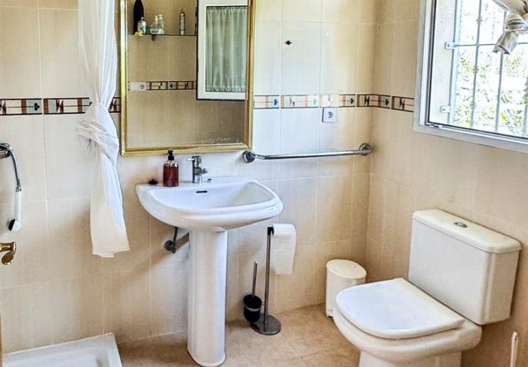 Resale - Villa -
La Nucía - La nucia