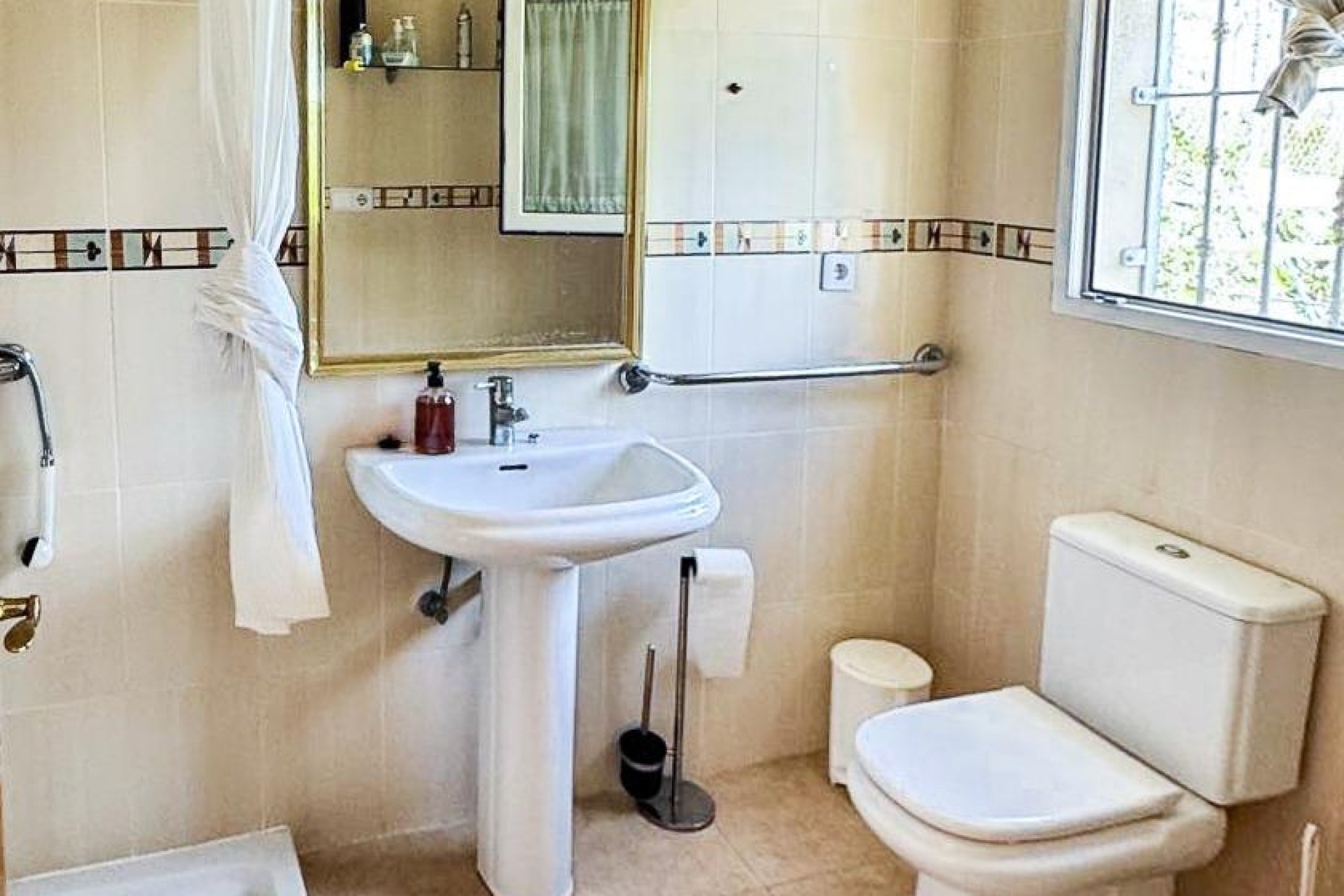 Resale - Villa -
La Nucía - La nucia