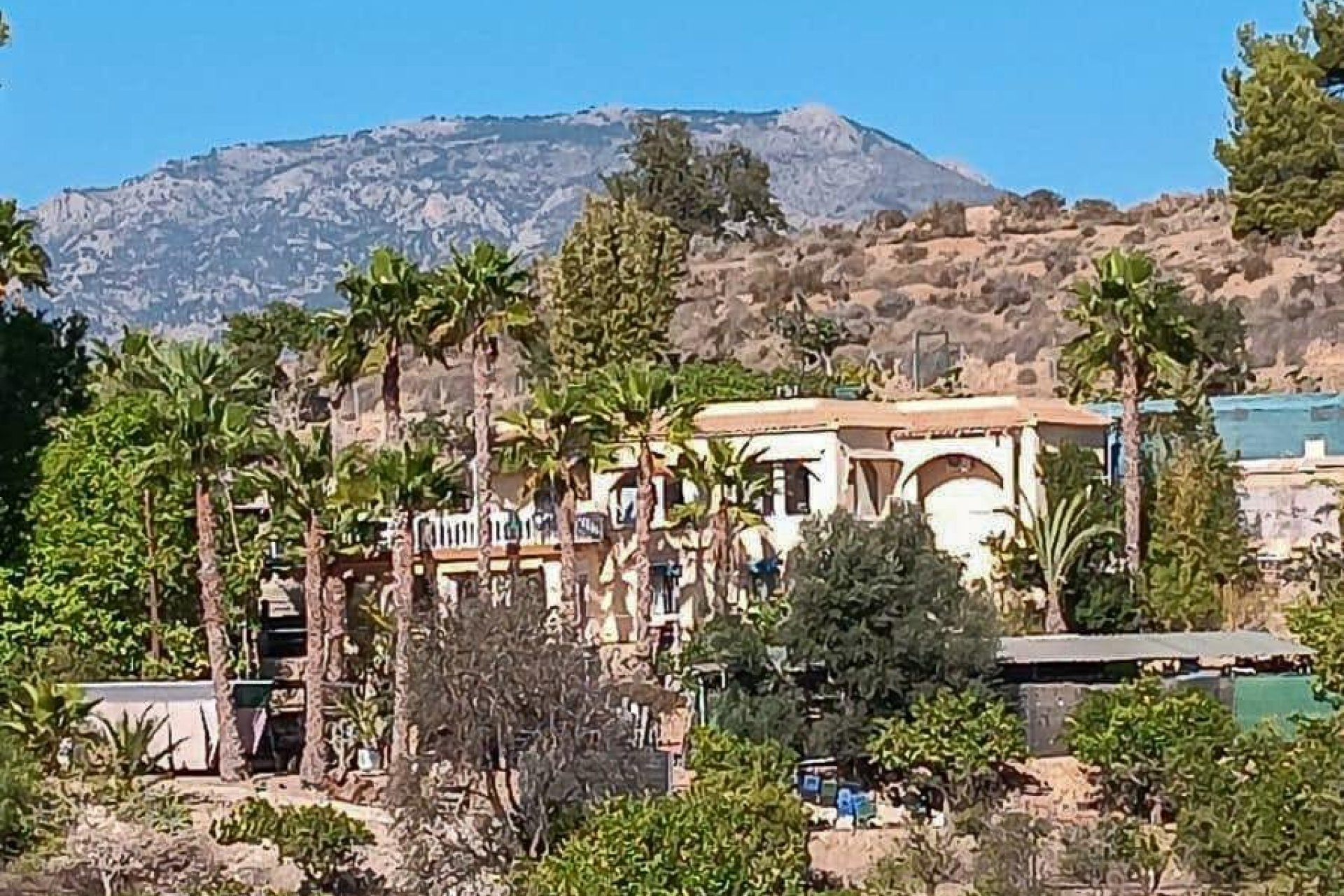 Resale - Villa -
La Nucía - La nucia