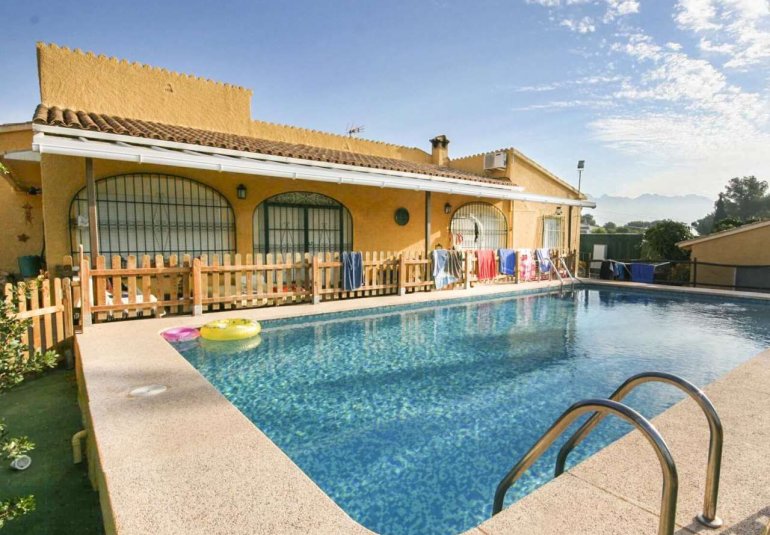 Resale - Villa -
La Nucía - La nucia