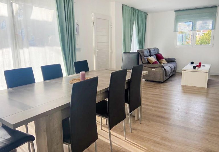 Resale - Villa -
La Nucía - La nucia