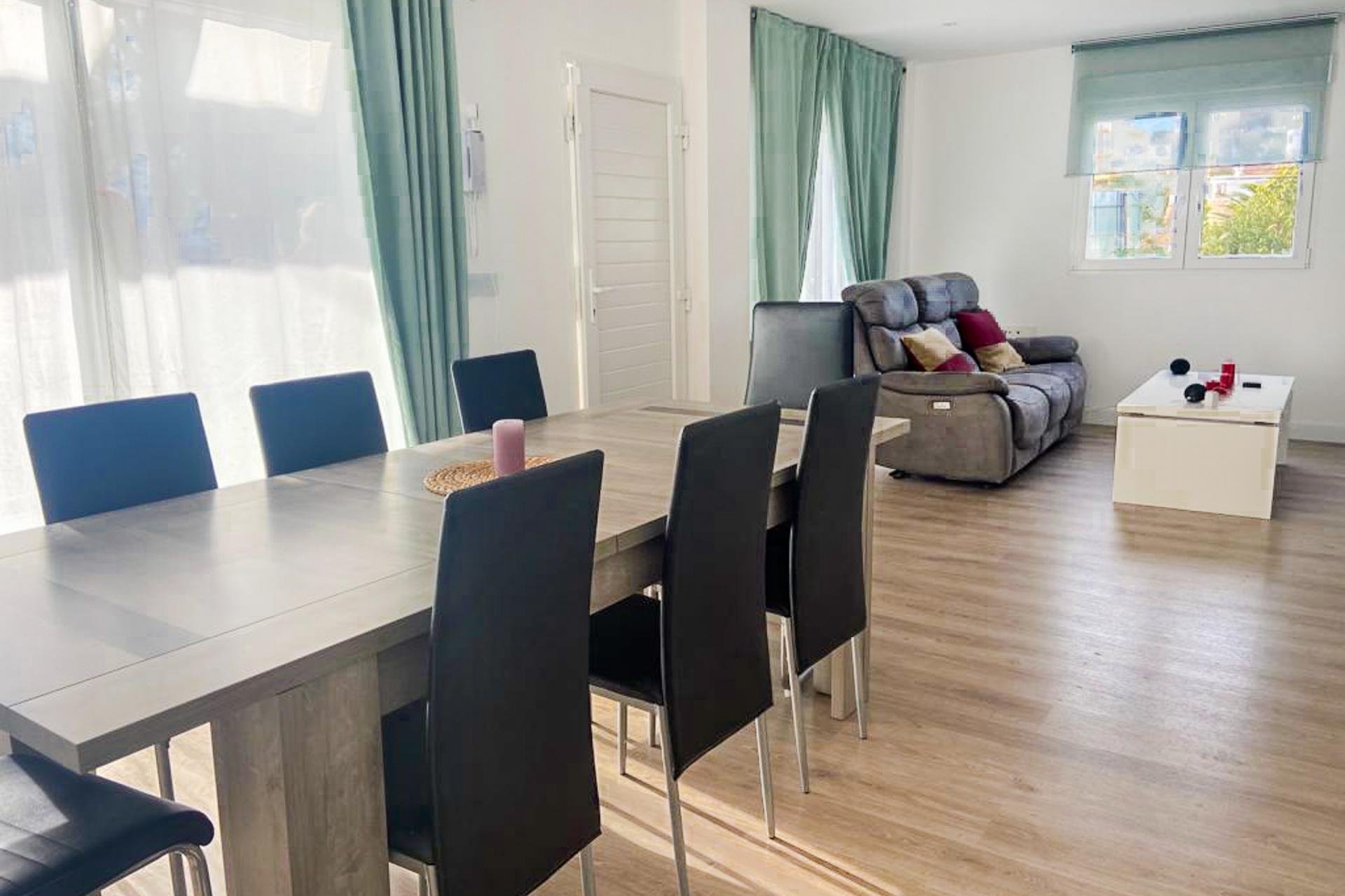 Resale - Villa -
La Nucía - La nucia