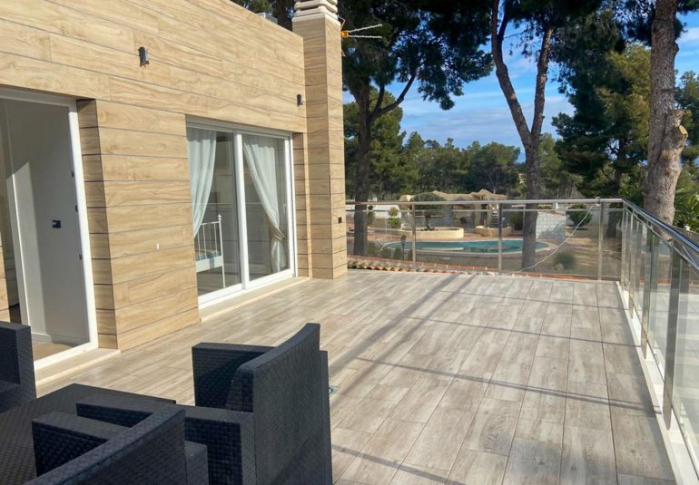 Resale - Villa -
La Nucía - La nucia