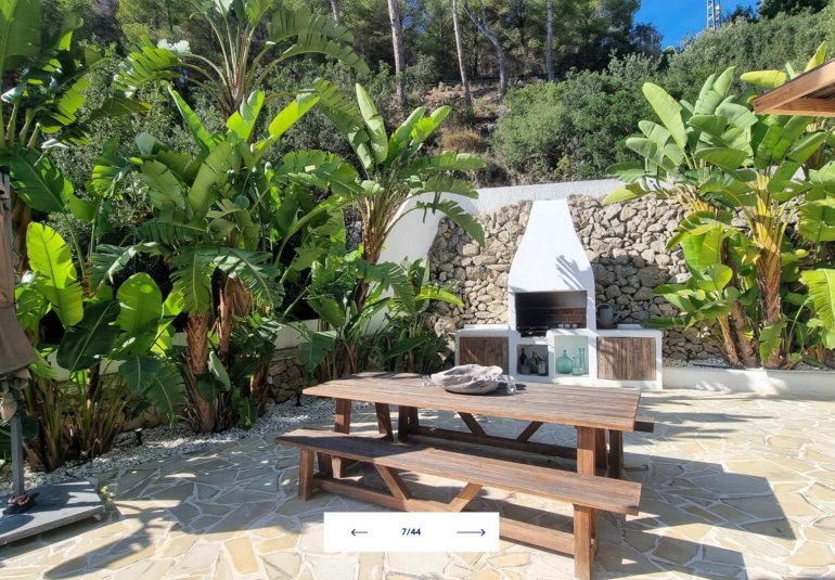 Resale - Villa -
Moraira - Benimeit