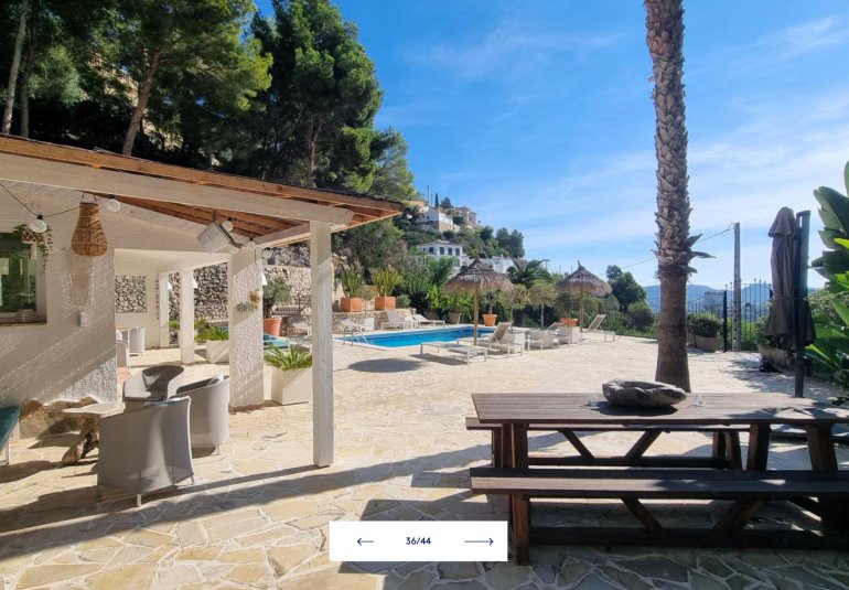 Resale - Villa -
Moraira - Benimeit