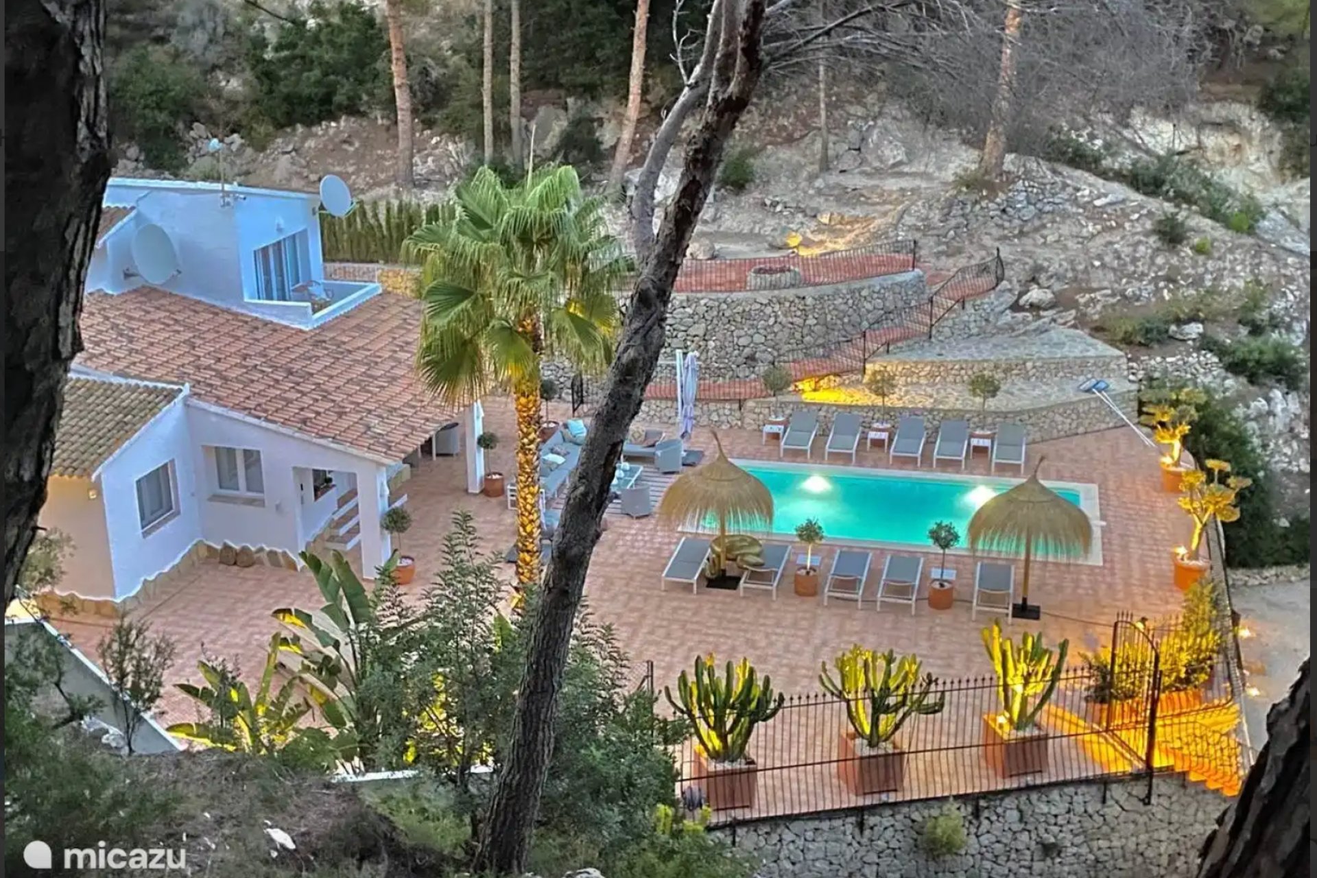 Resale - Villa -
Moraira - Benimeit