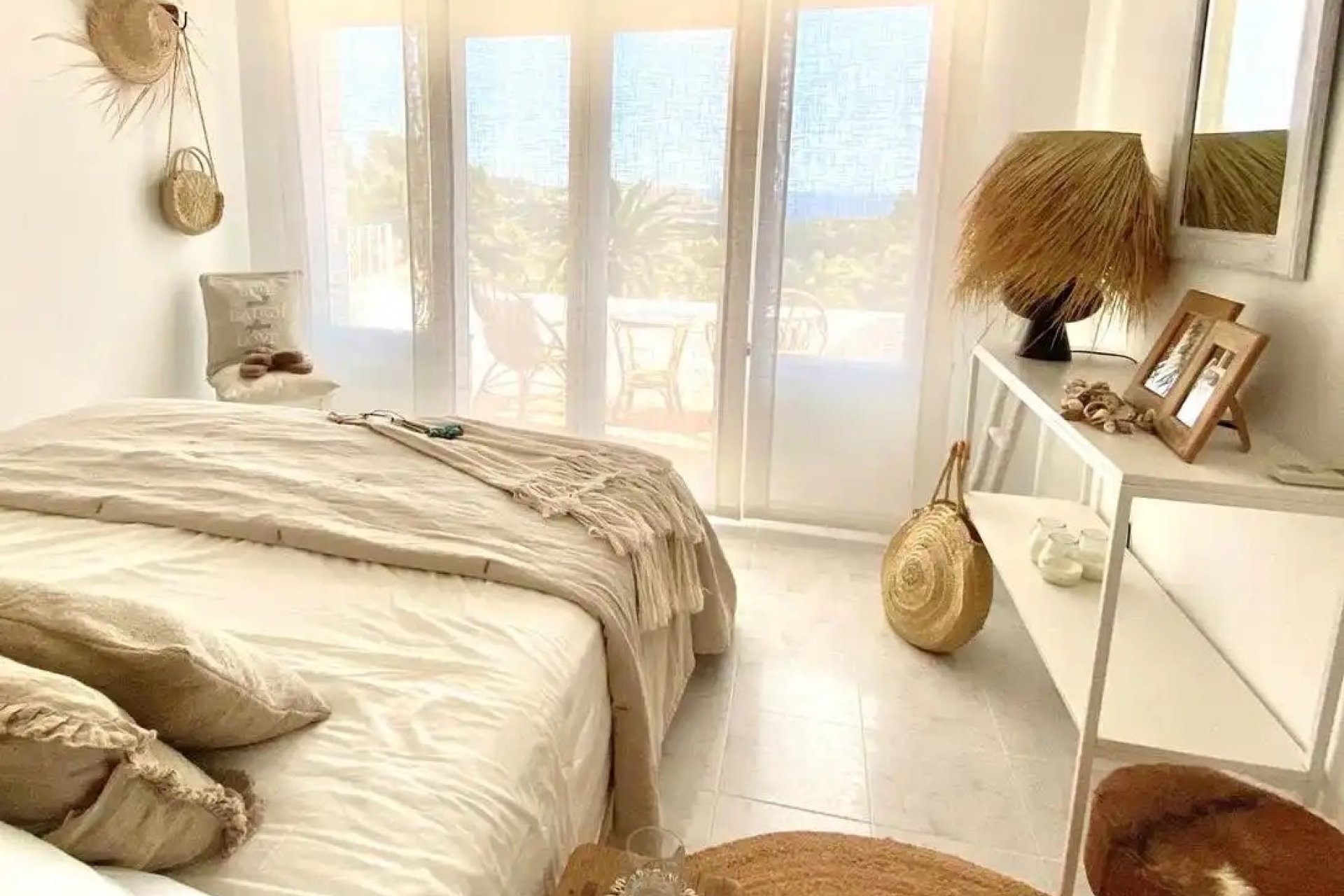 Resale - Villa -
Moraira - Benimeit