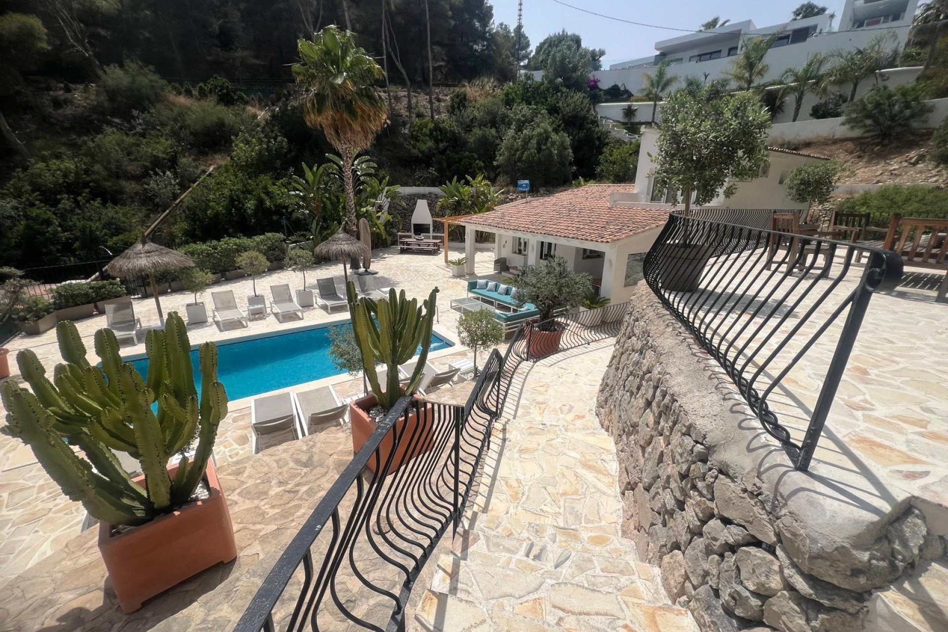 Resale - Villa -
Moraira - Benimeit