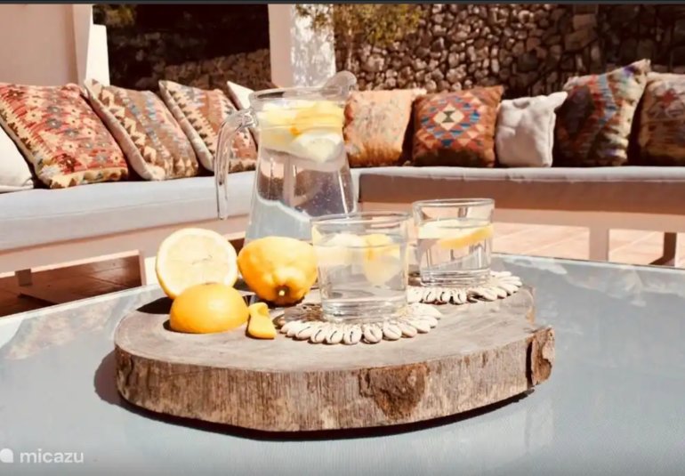 Resale - Villa -
Moraira - Benimeit