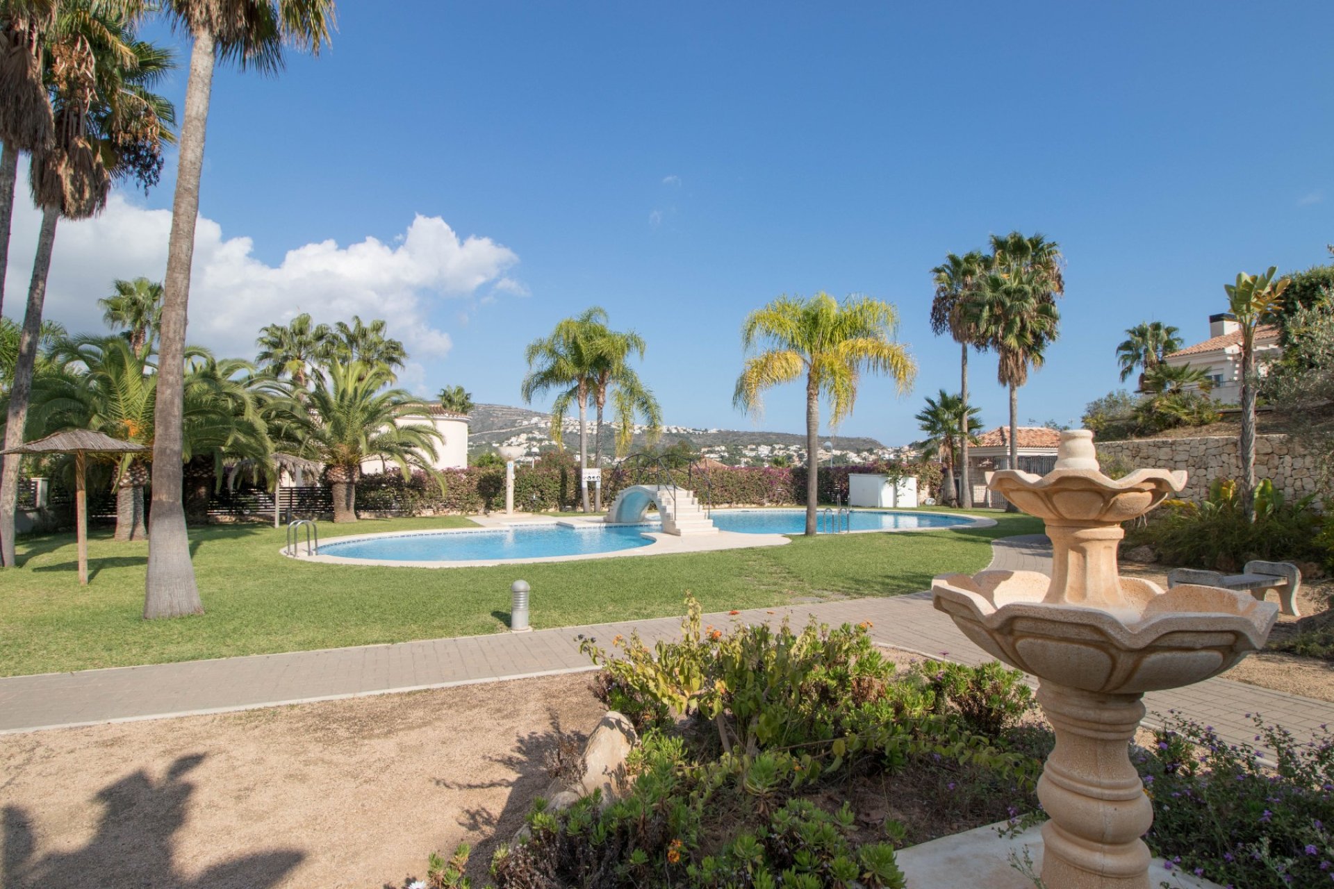 Resale - Villa -
Moraira - Sabatera