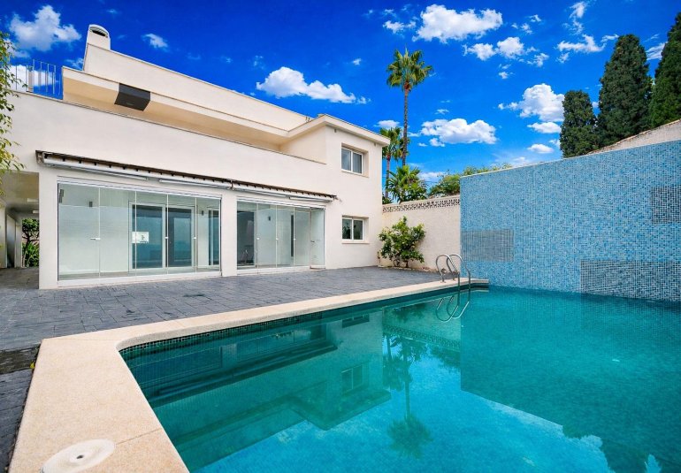 Resale - Villa / Semi semi-detached -
Alfaz del Pi - Albir