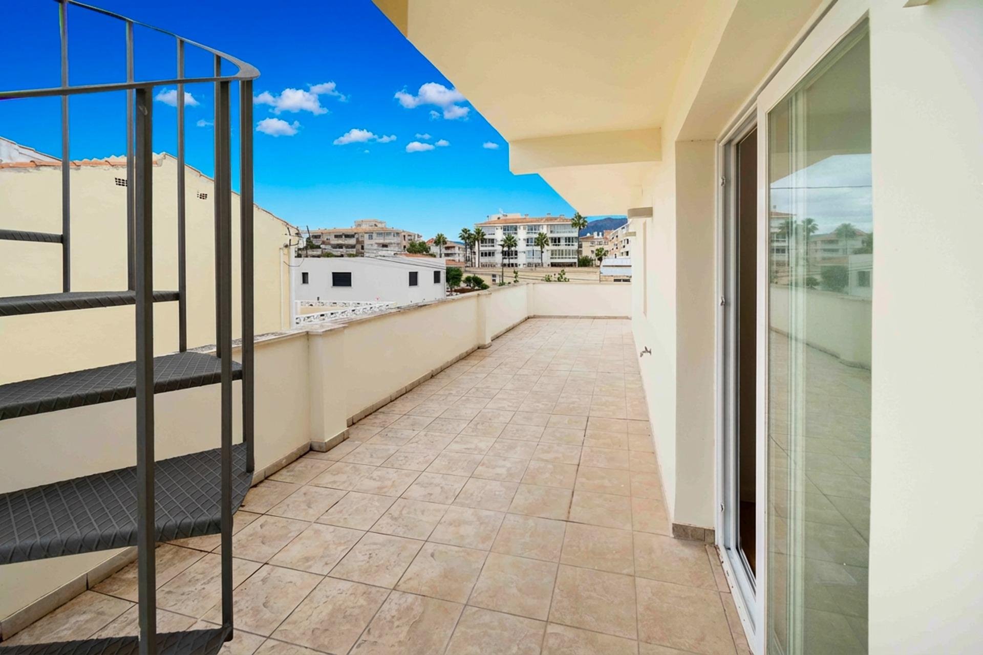 Resale - Villa / Semi semi-detached -
Alfaz del Pi - Albir