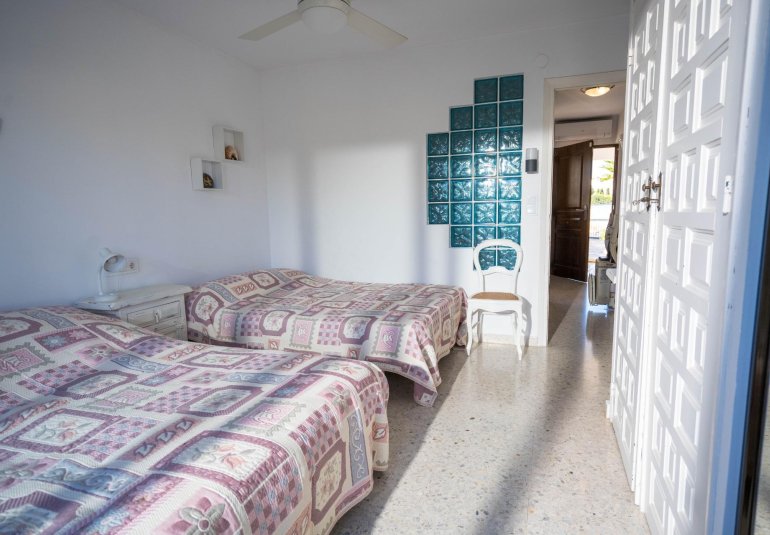 Resale - Villa / Semi semi-detached -
Alfaz del Pi - Albir