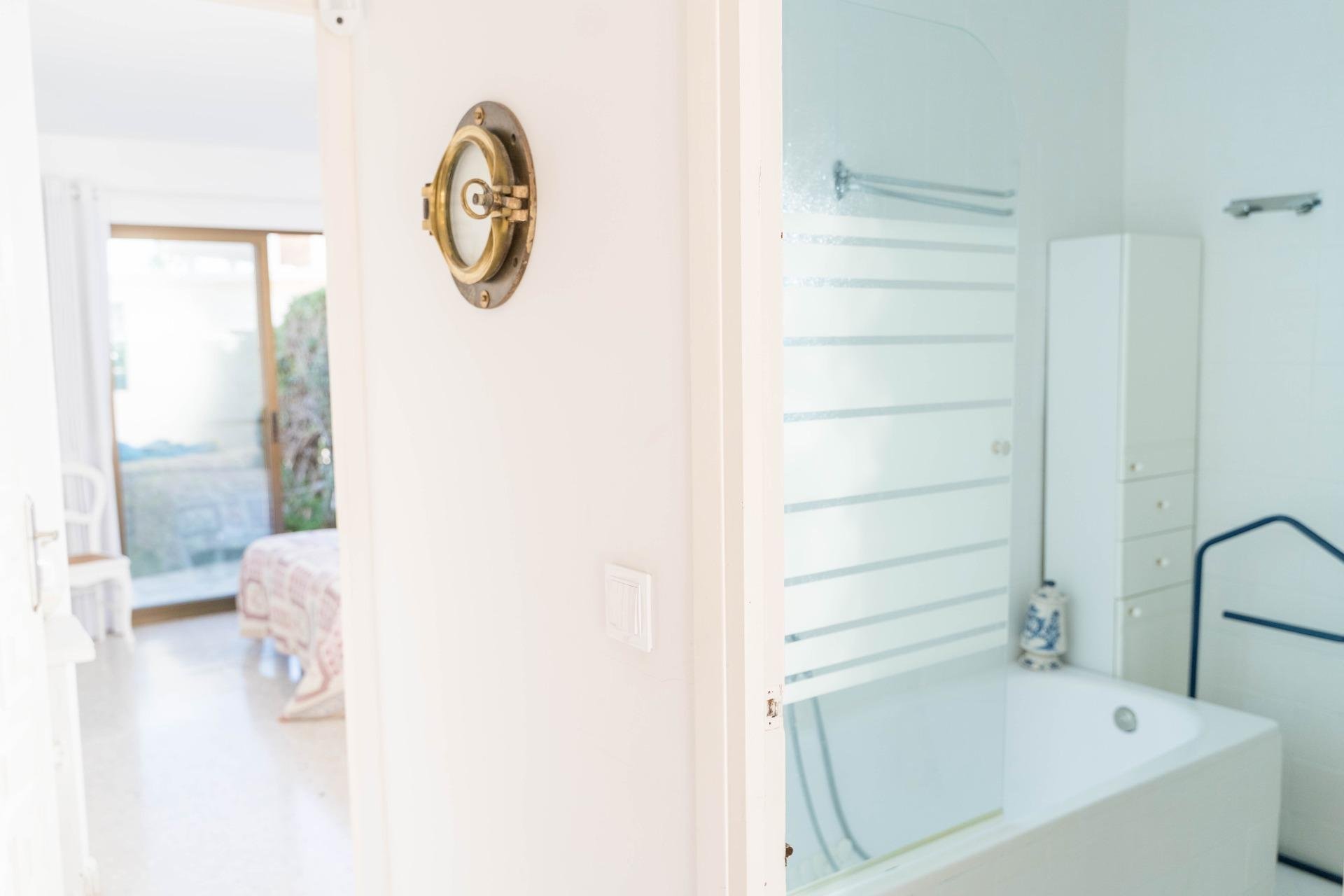 Resale - Villa / Semi semi-detached -
Alfaz del Pi - Albir