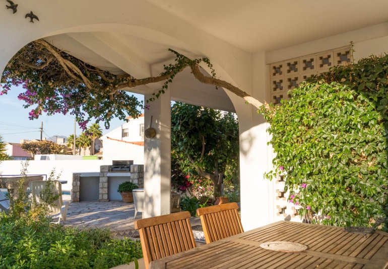 Resale - Villa / Semi semi-detached -
Alfaz del Pi - Albir