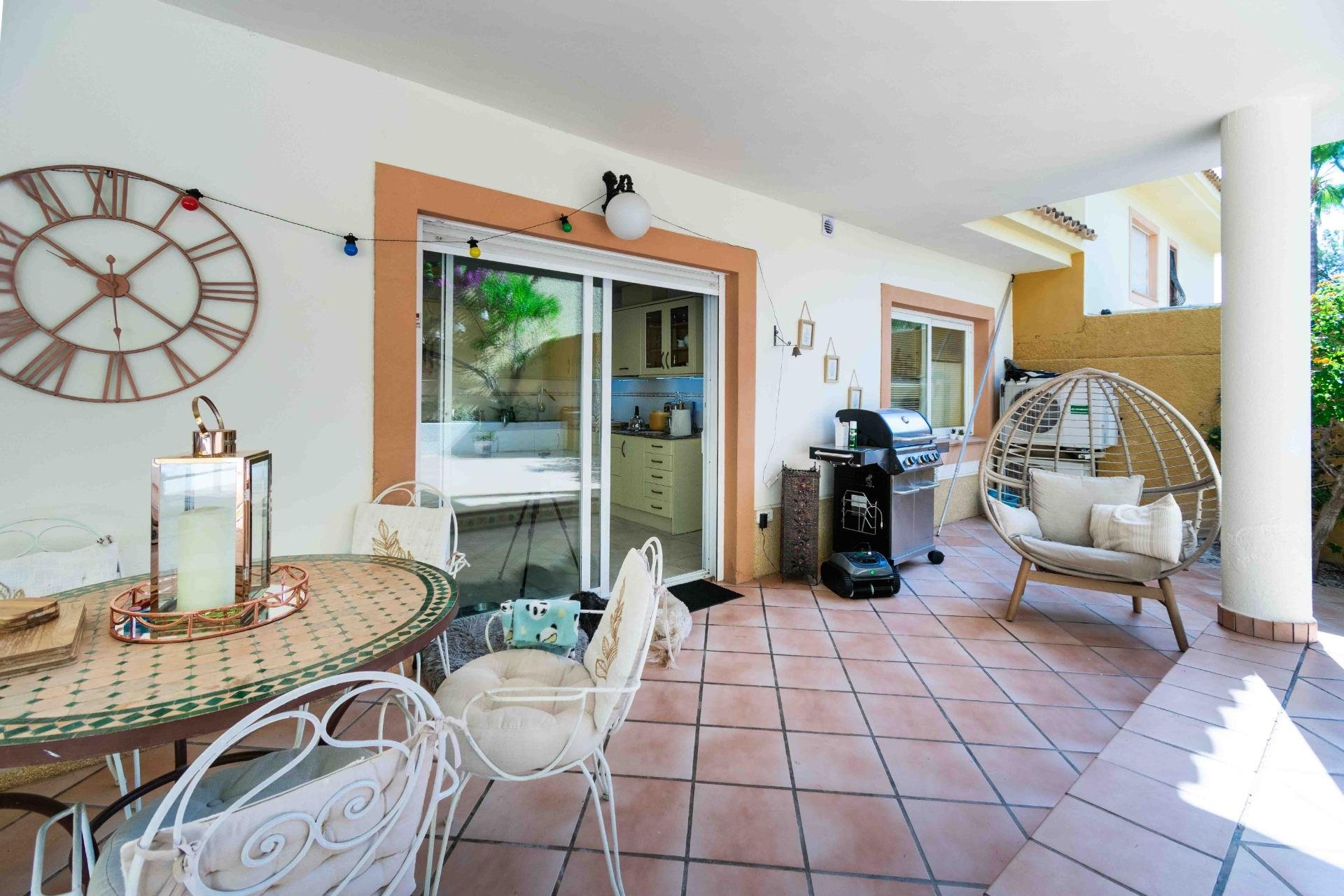 Resale - Villa / Semi semi-detached -
Alfaz del Pi - Albir