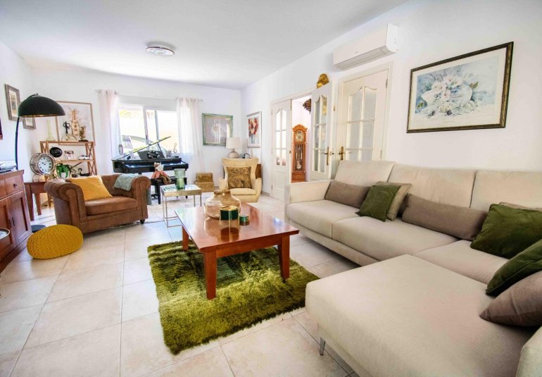 Resale - Villa / Semi semi-detached -
Alfaz del Pi - Albir