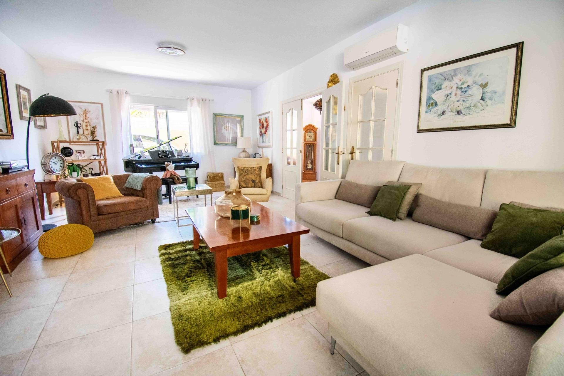 Resale - Villa / Semi semi-detached -
Alfaz del Pi - Albir