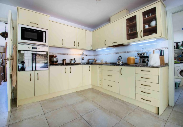 Resale - Villa / Semi semi-detached -
Alfaz del Pi - Albir