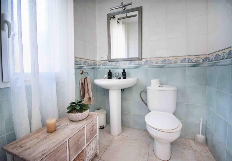 Resale - Villa / Semi semi-detached -
Alfaz del Pi - Albir