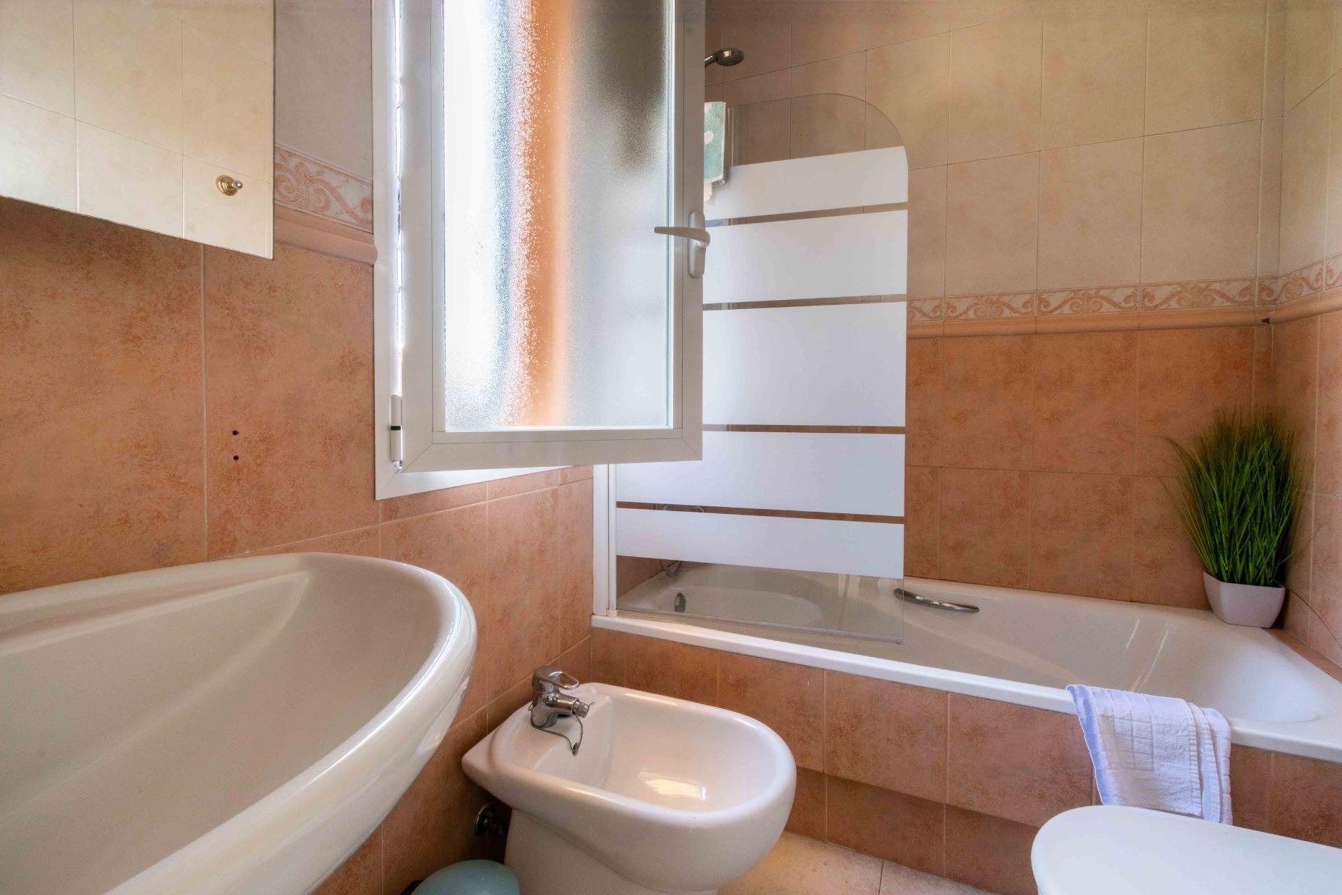 Resale - Villa / Semi semi-detached -
Alfaz del Pi - Albir
