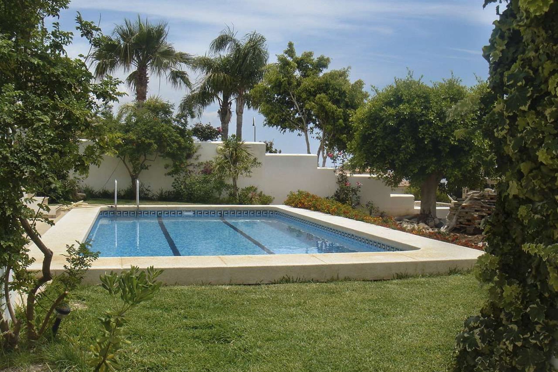 Resale - Villa -
Villajoyosa