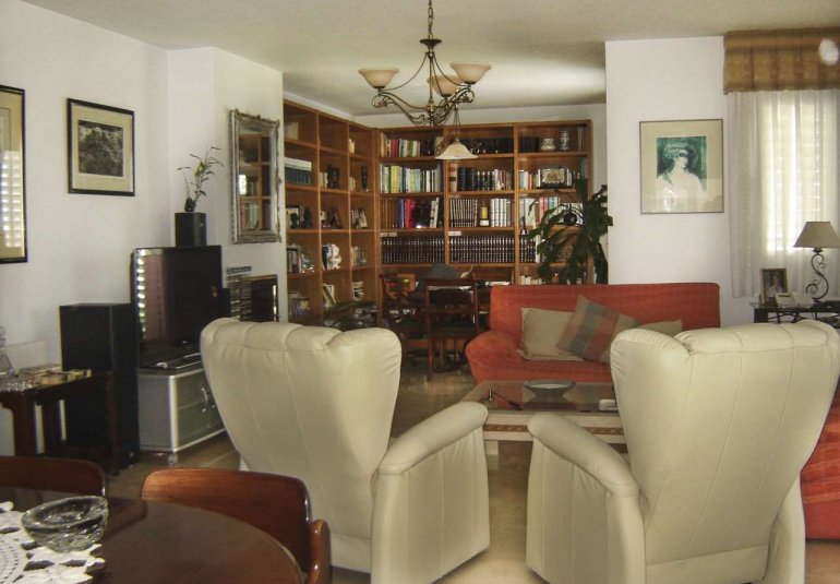 Resale - Villa -
Villajoyosa