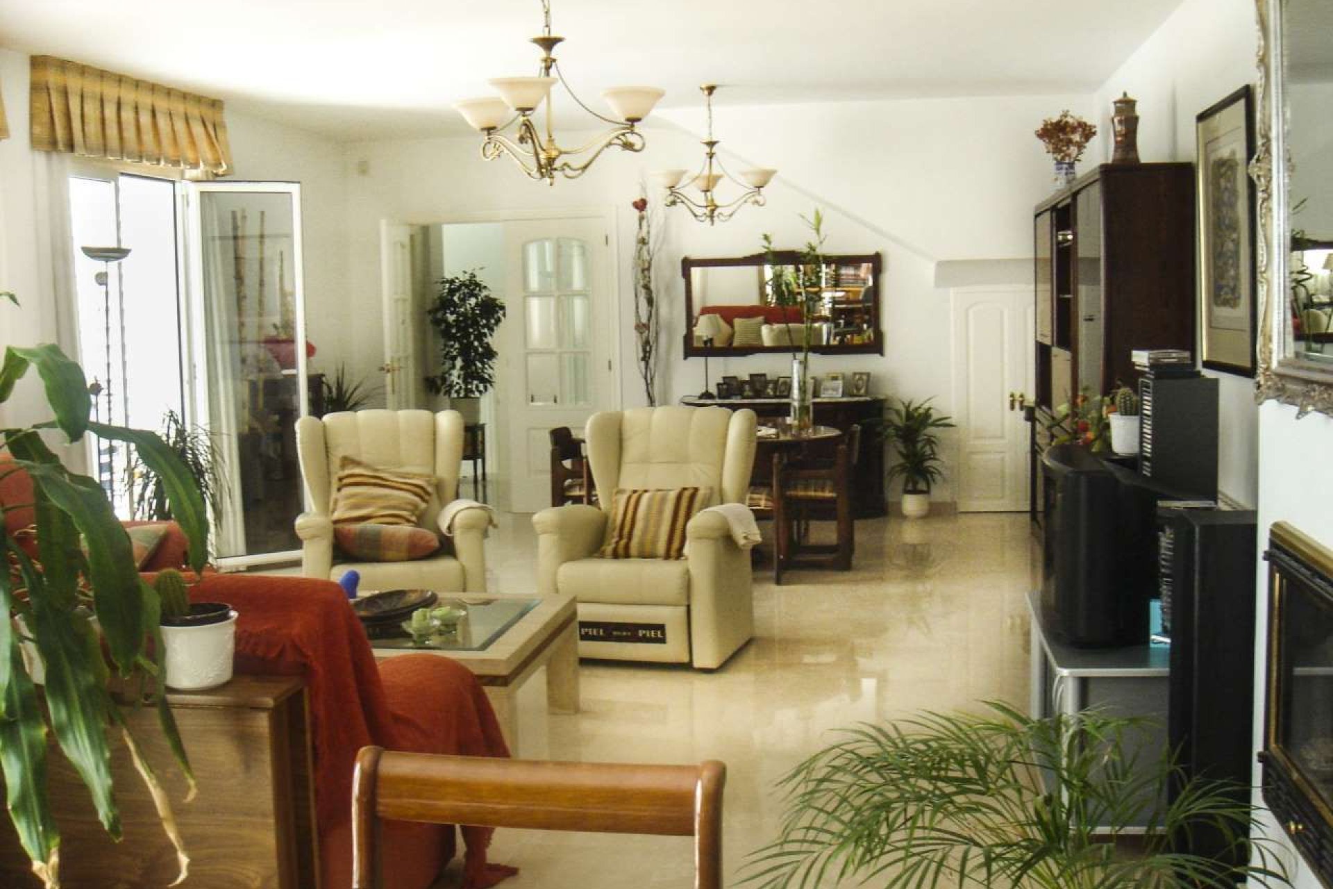 Resale - Villa -
Villajoyosa