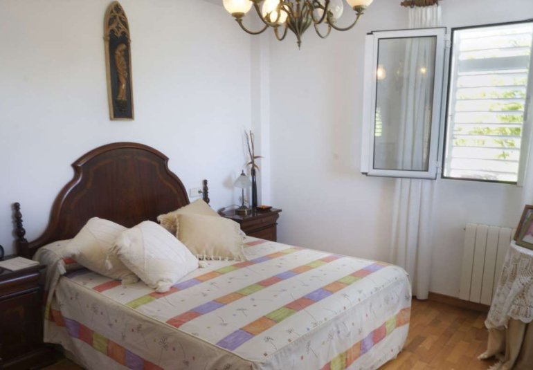 Resale - Villa -
Villajoyosa