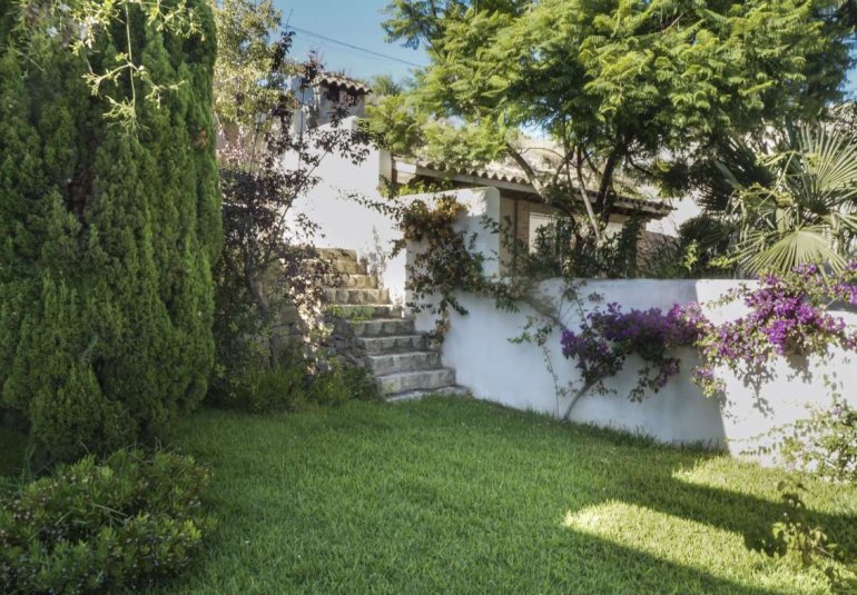 Resale - Villa -
Villajoyosa