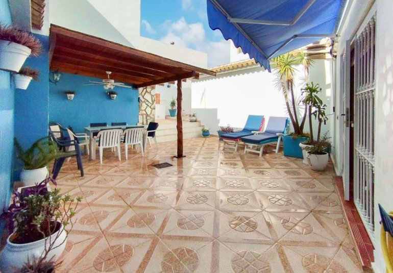 Resale - Village house -
Alfaz del Pi