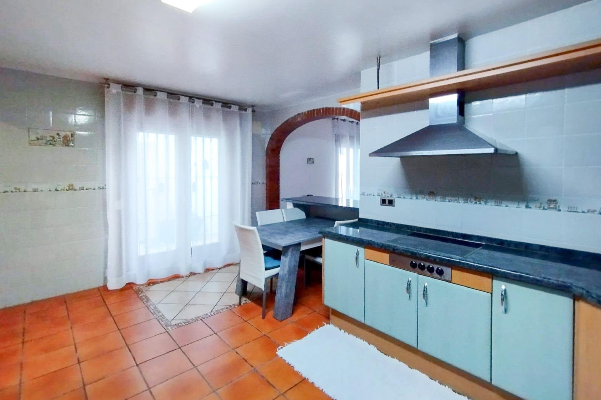 Resale - Village house -
Alfaz del Pi