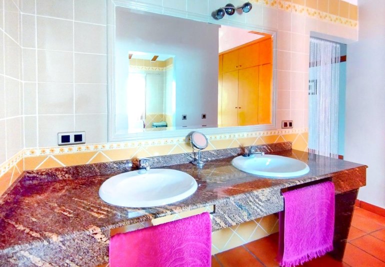 Resale - Village house -
Alfaz del Pi